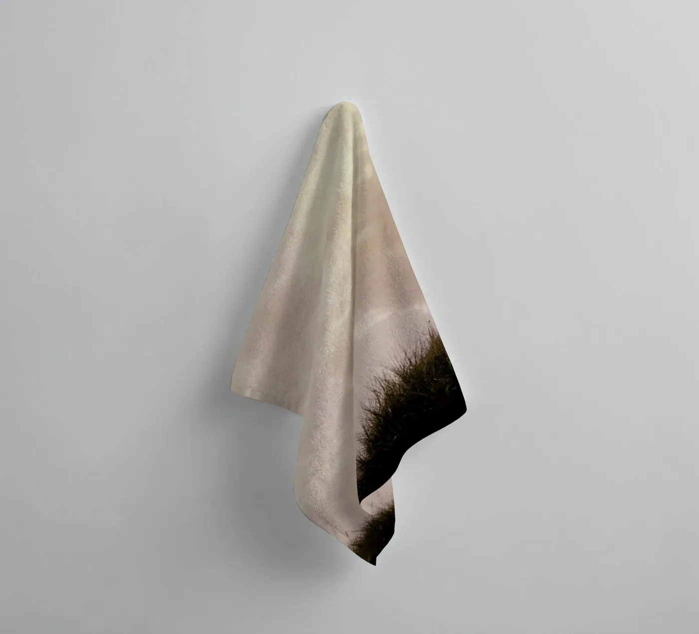 Para León towel by Picture On The Fridge