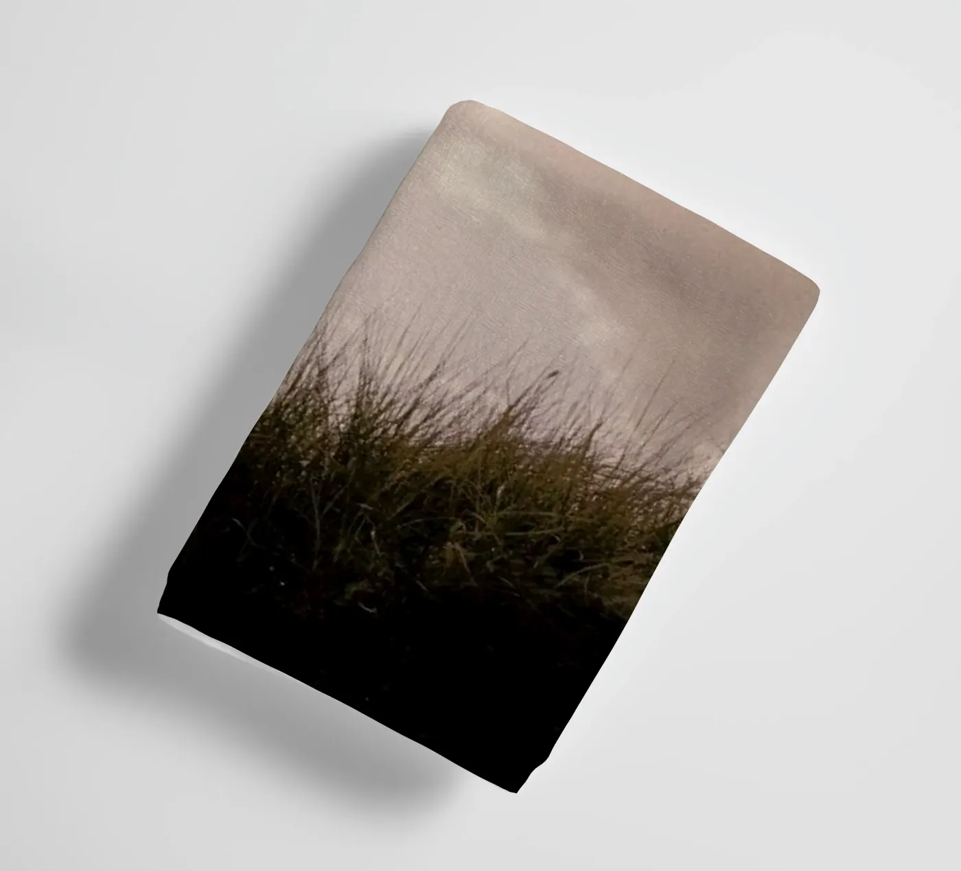 Para León towel by Picture On The Fridge