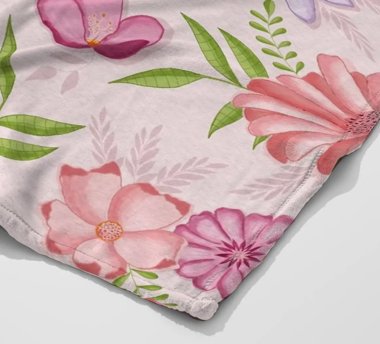 Motivo floreale in rosa con fogliame coperta in pile da CalliLetters