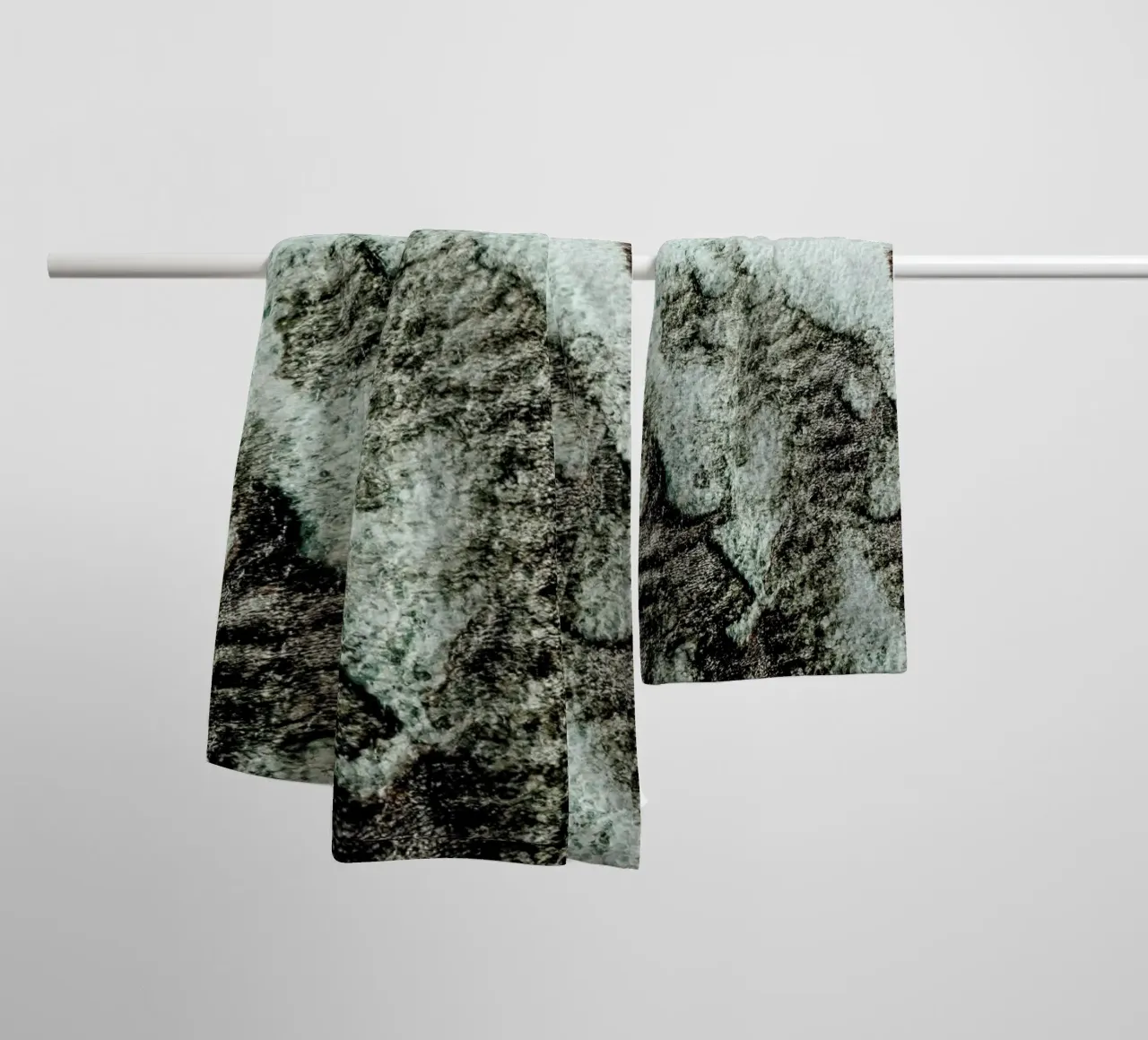 Beach Sea Pattern 3 asciugamano da bagno da Chris Abatzis
