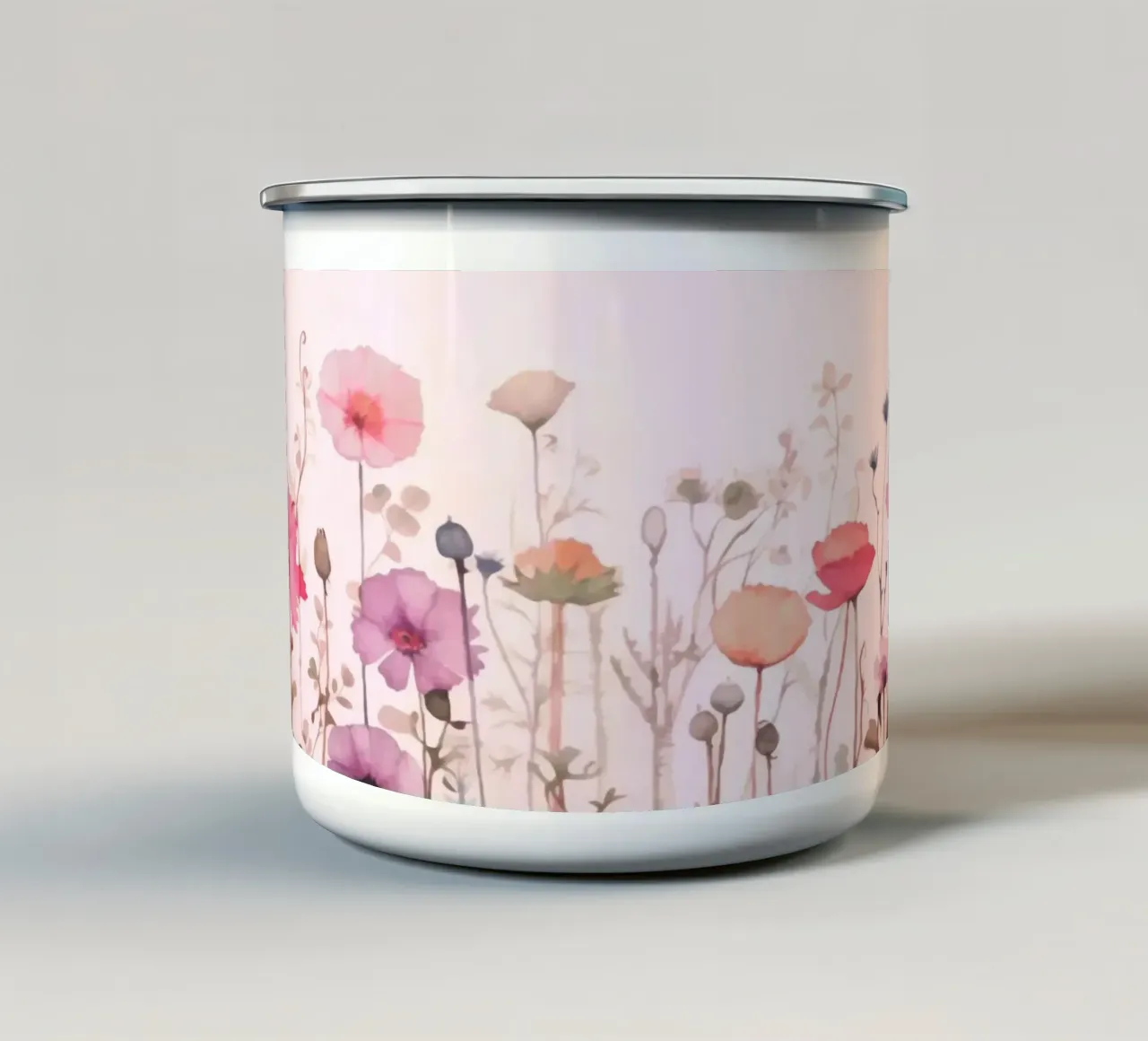 Vibrazioni estive di fiori selvatici pastello tazza in smalto da Andrea Haase Modern Home