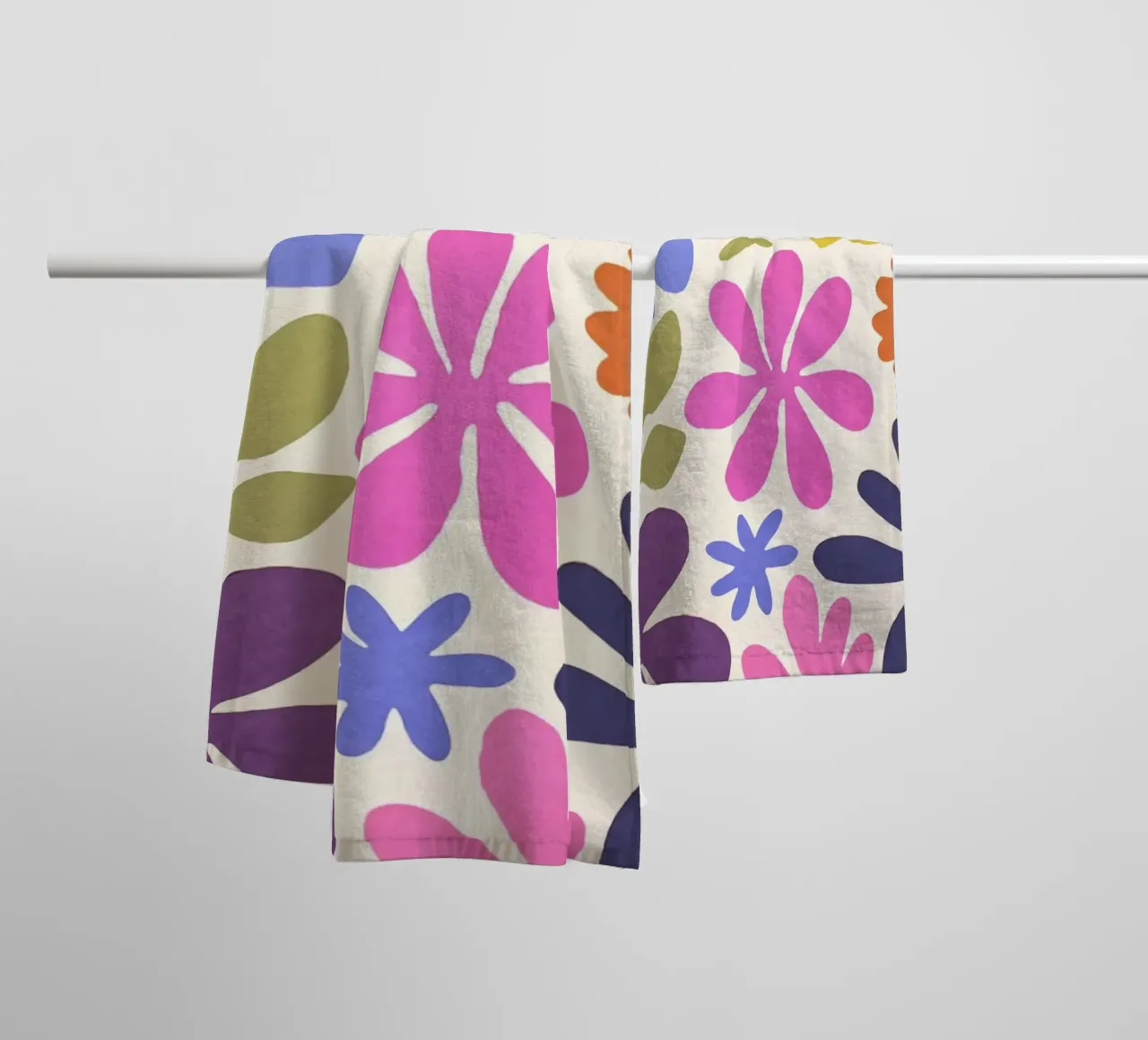 Giardino fiorito groovy ispirato a Matisse asciugamano da bagno da Andrea Haase Modern Home