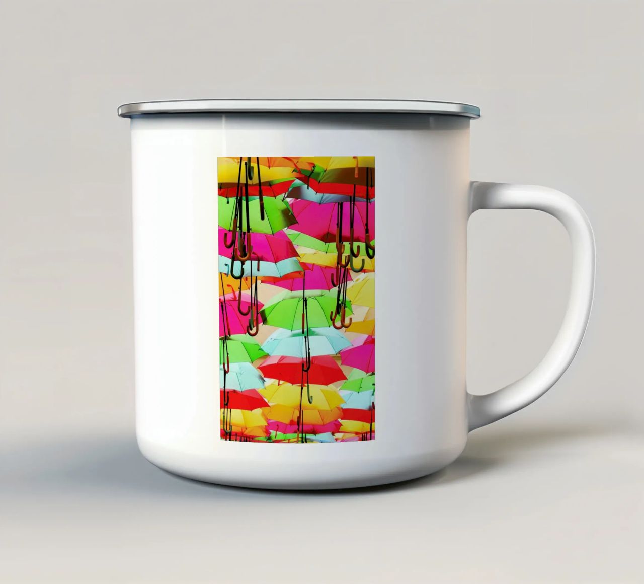 You can Stand under my Umbrella tazza in smalto da Babett Schultze