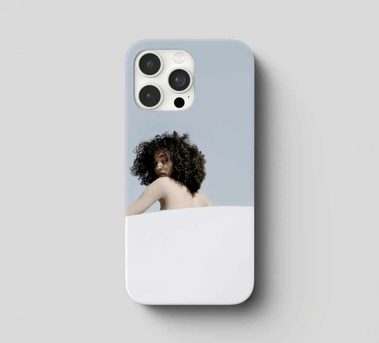 Lara cover iphone da George Griefy