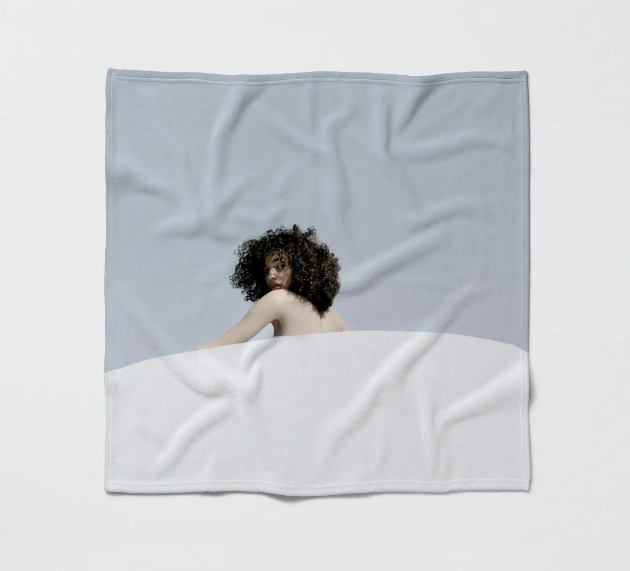 Lara coperta in pile da George Griefy