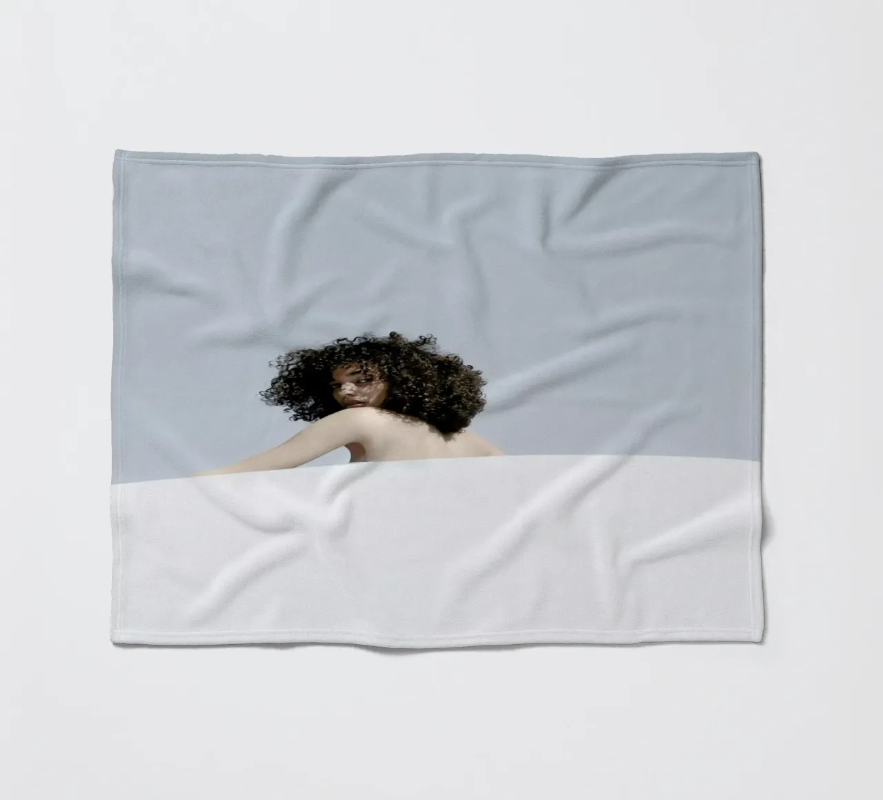 Lara coperta in pile da George Griefy