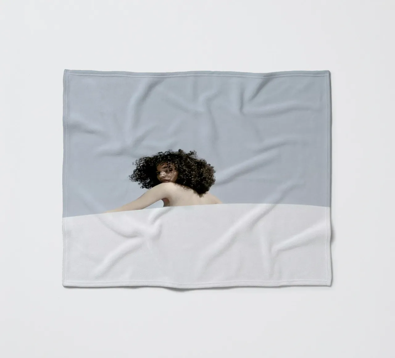 Lara coperta in pile da George Griefy