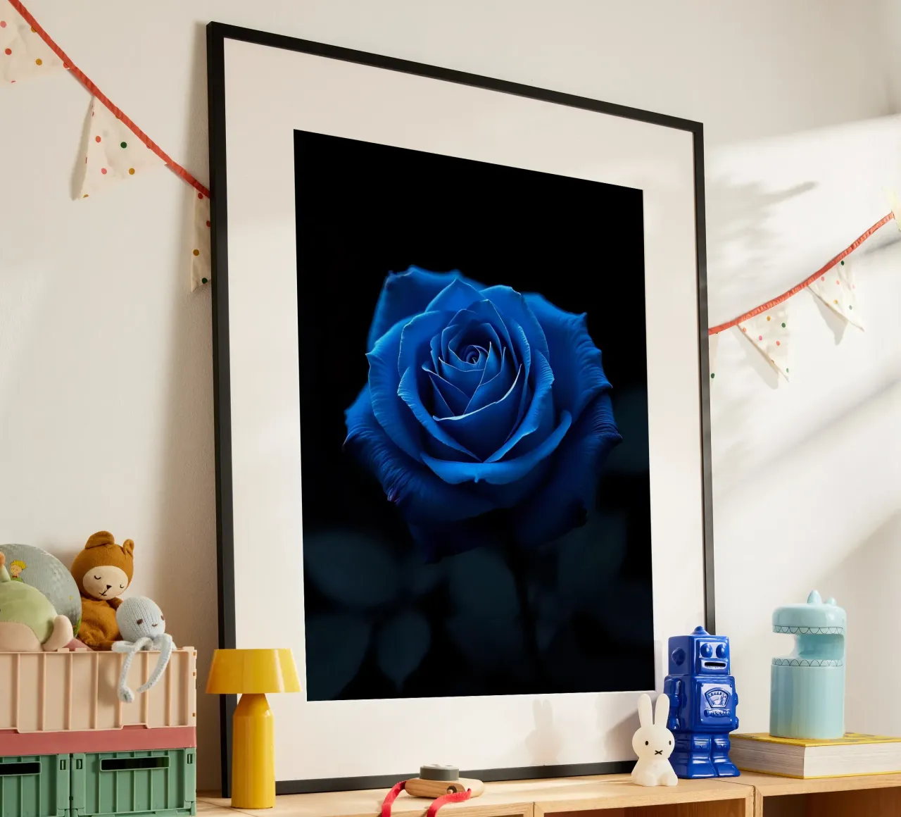 Rosa_blu_05 poster con telaio in legno da Farb- und Blütenzauber by LK