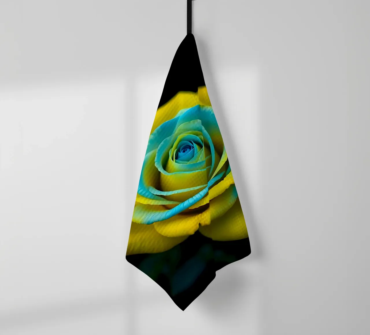 Rose_jaune_bleu_05 torchon de Farb- und Blütenzauber by LK