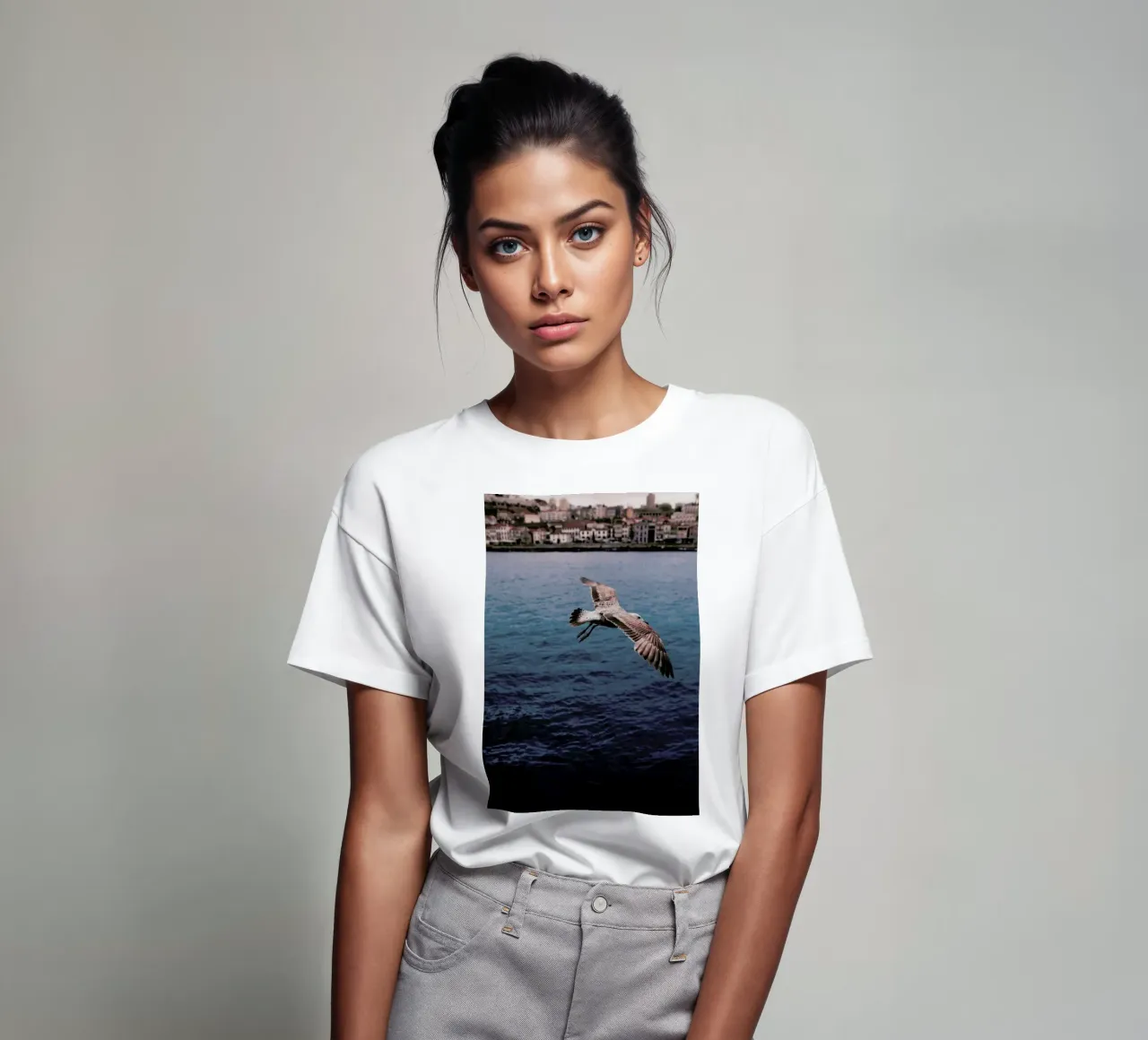 Seagull in Porto t-shirt da Sebastian Hilgetag
