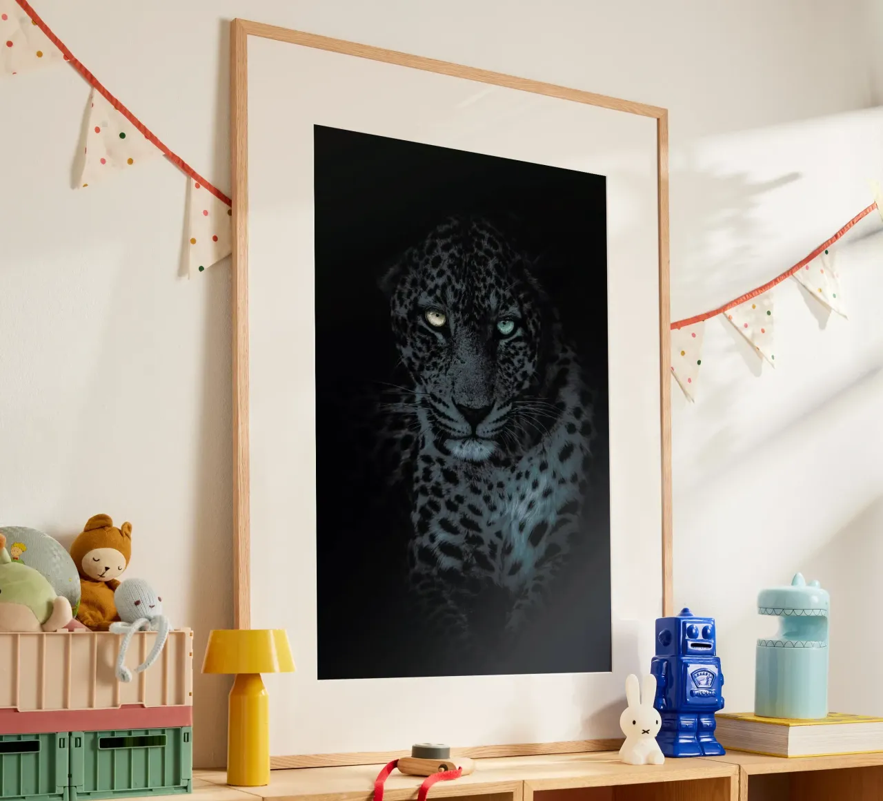 Eyes in the Night poster con telaio in legno da Airpixels