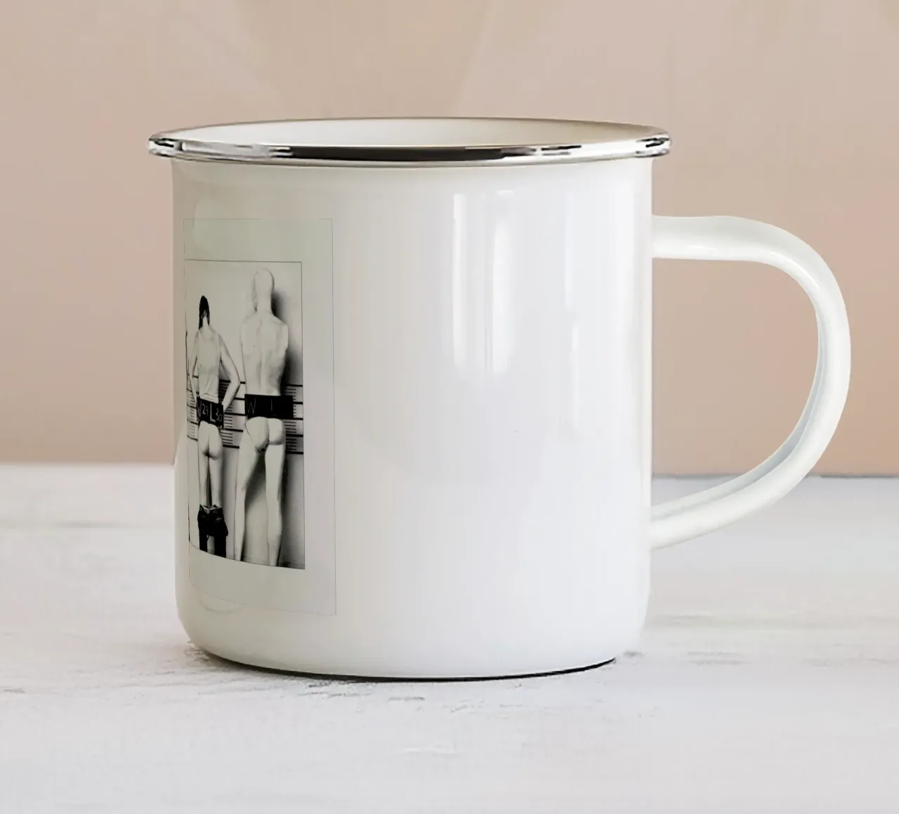Konten tazza in smalto da Ricki van der Tas