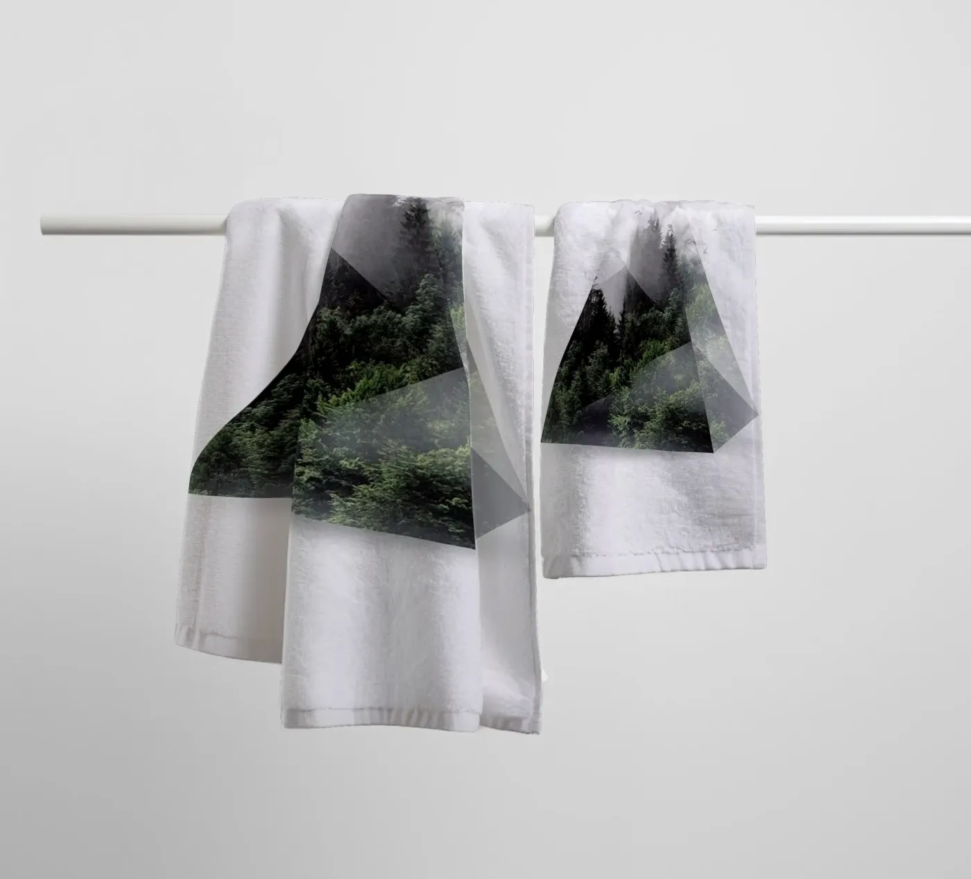 Forest Triangle asciugamano da bagno da Róbert Farkas