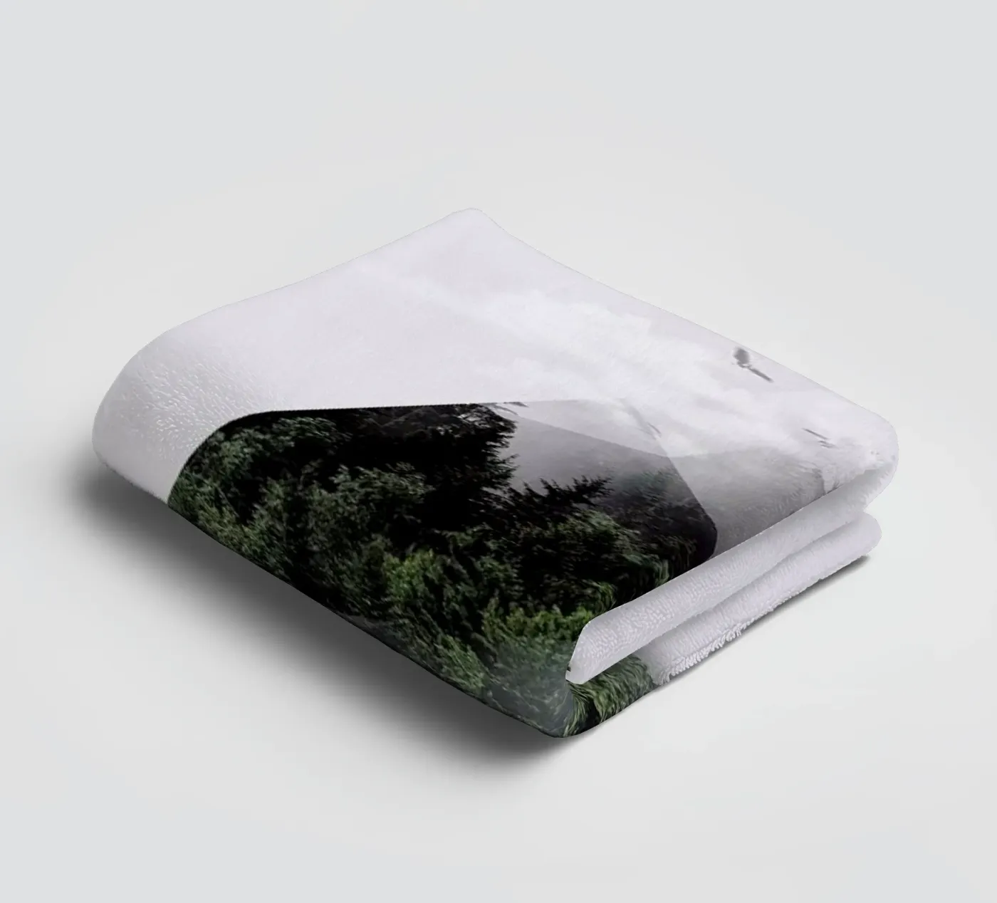 Forest Triangle asciugamano da bagno da Róbert Farkas