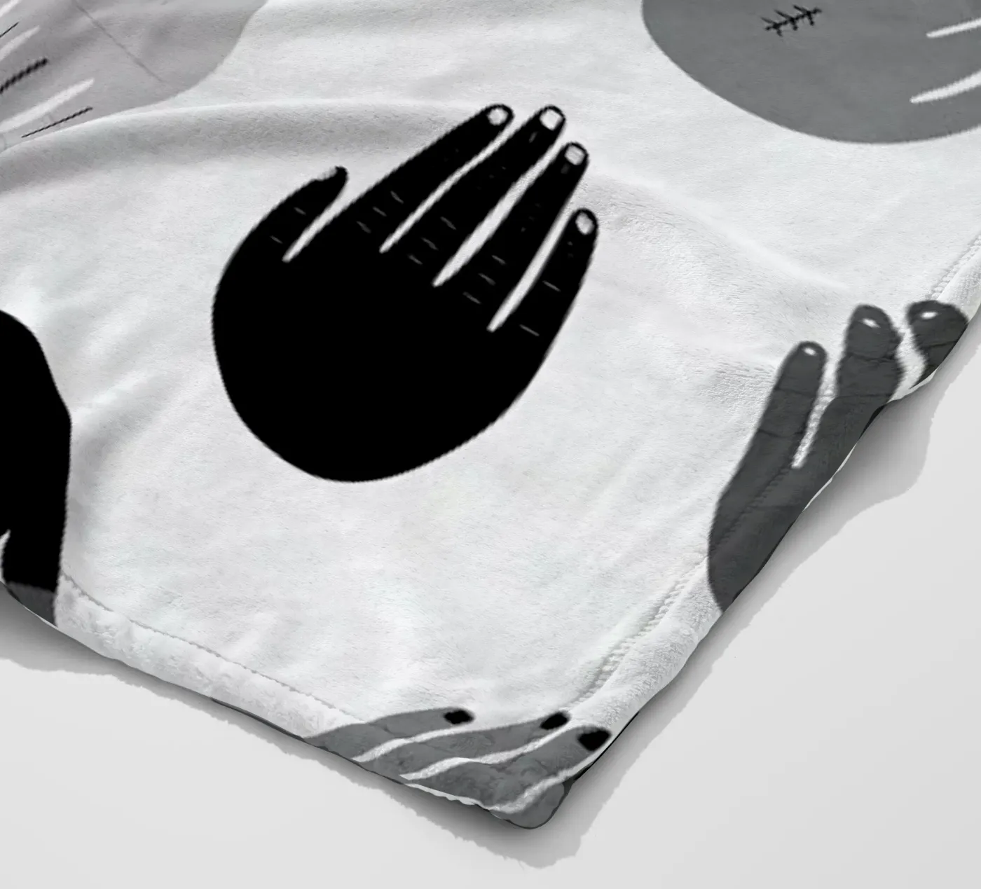 High 5 Fleecedecke von STUDIO LEEMO