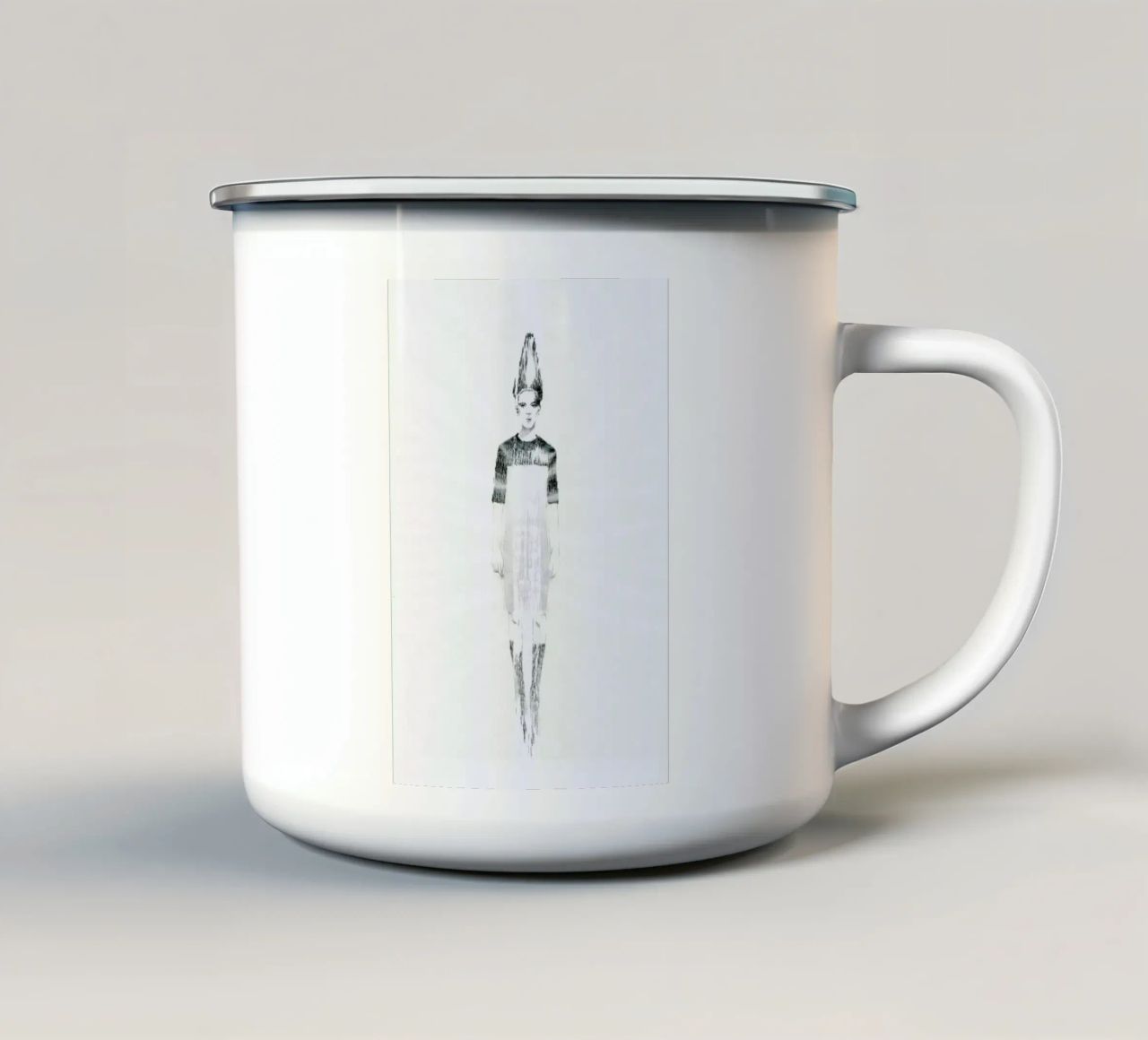 […] IV tazza in smalto da Julia Danckwerth