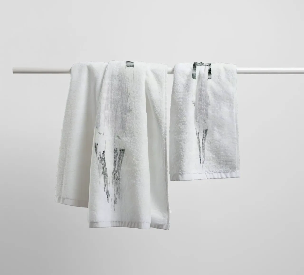 […] IV asciugamano da bagno da Julia Danckwerth
