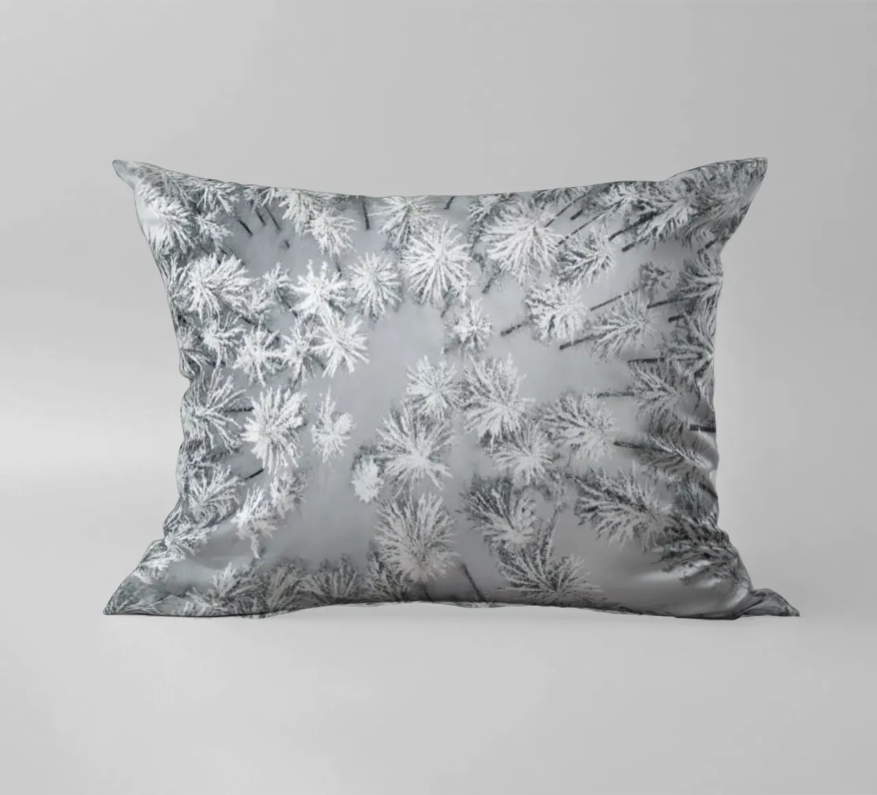 Snowy Forests cuscino da Studio Nahili