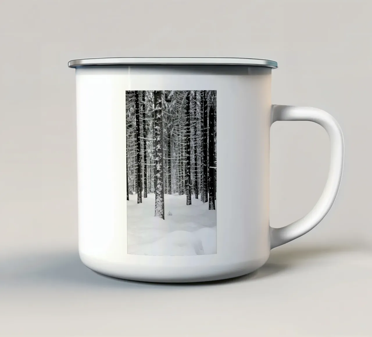 Deep Dark White Forest tazza in smalto da Studio Nahili