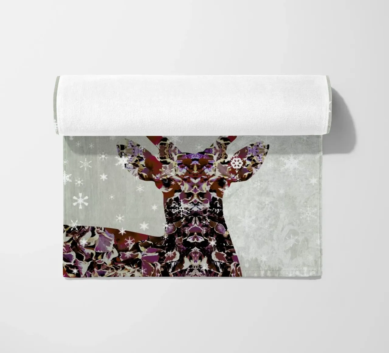 Snow Deer telo mare da Angelo Cerantola