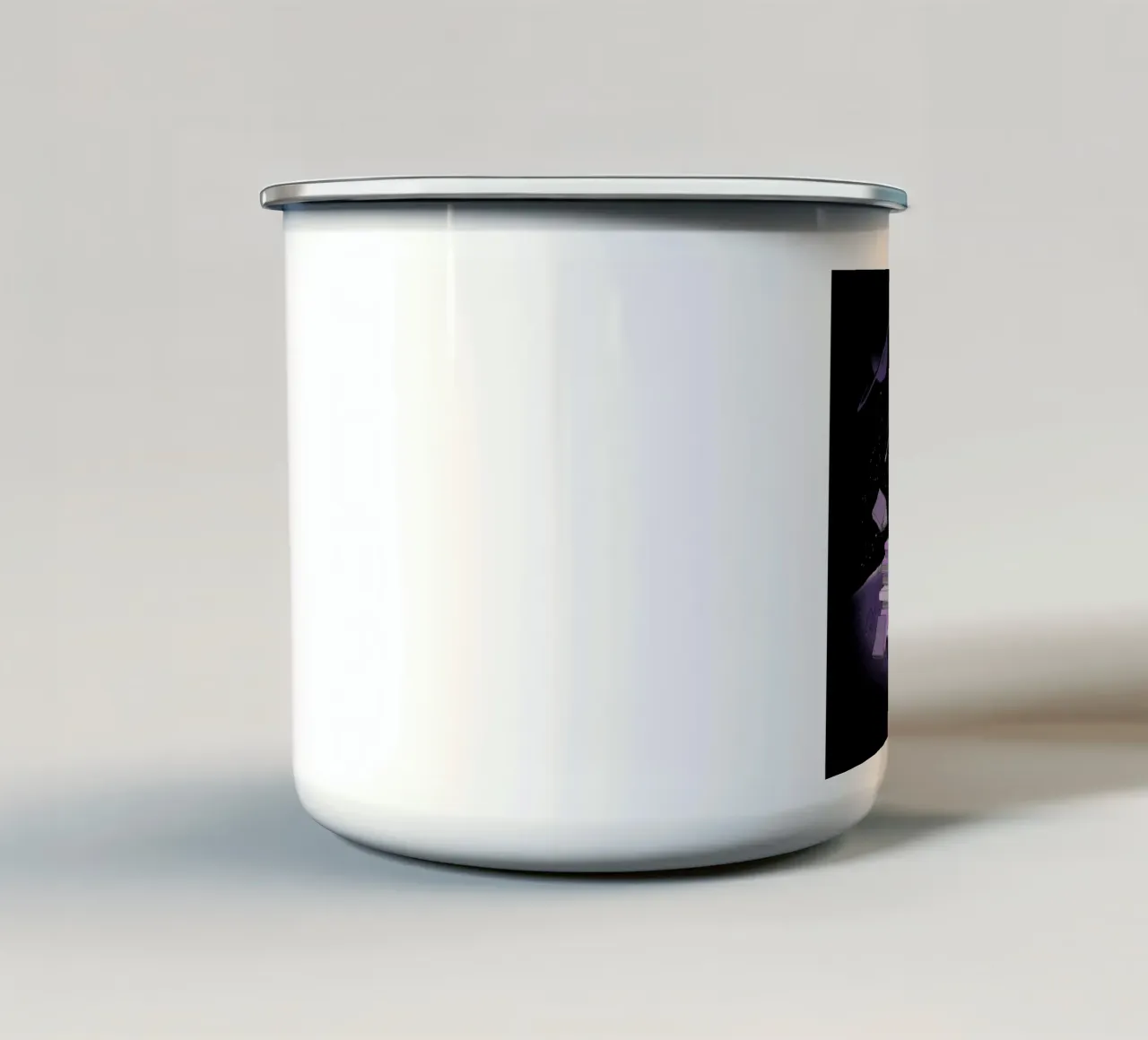 A reader lives a thousand lives - Diving Dress Space Adventures tazza in smalto da Tobe Fonseca