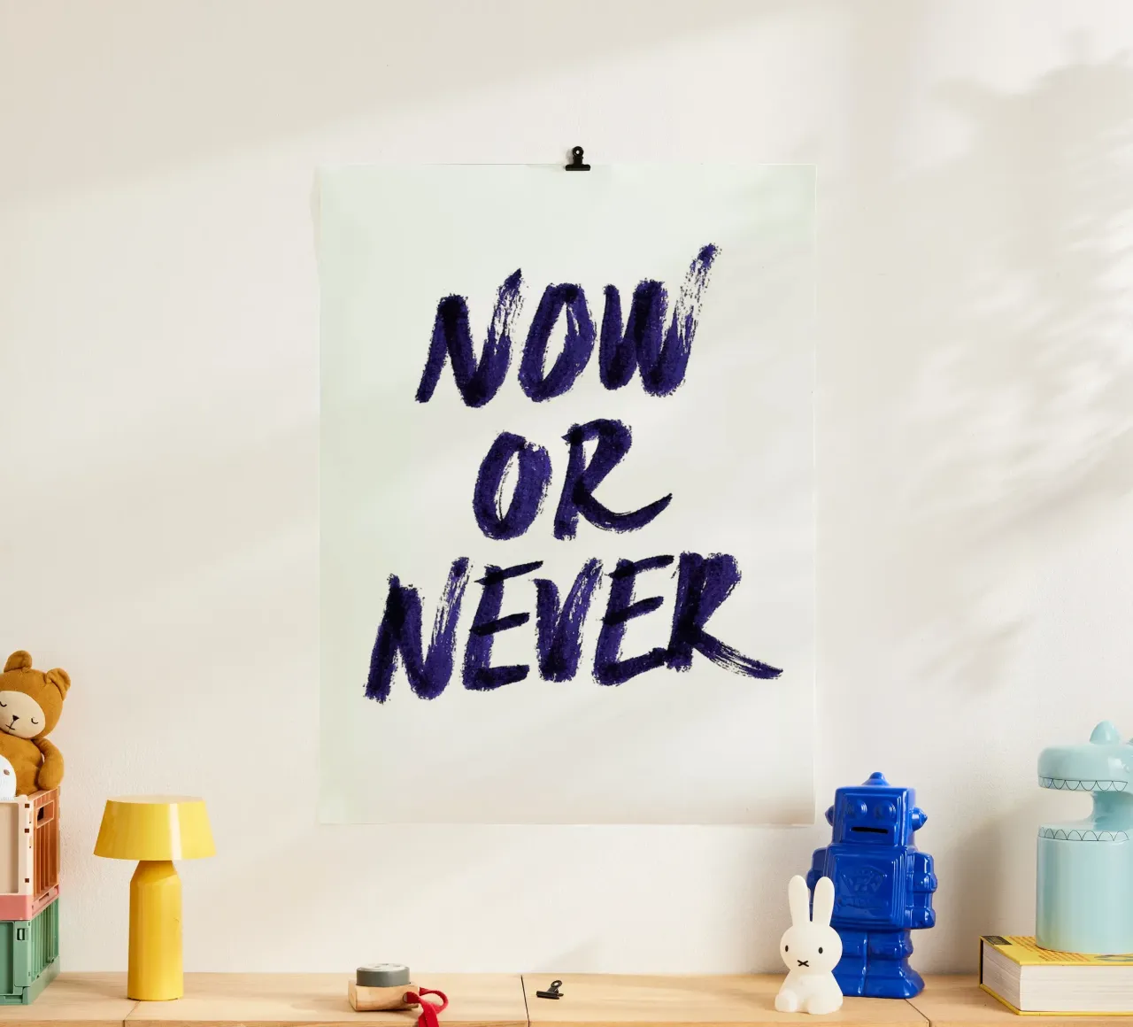 Now or Never poster con telaio in plastica da Róbert Farkas