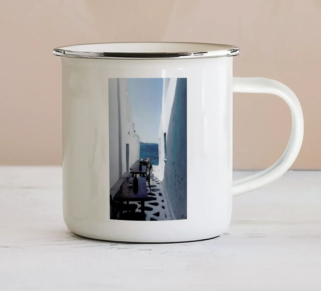 Dreamy Coffee Corner tazza in smalto da Sebastian Hilgetag