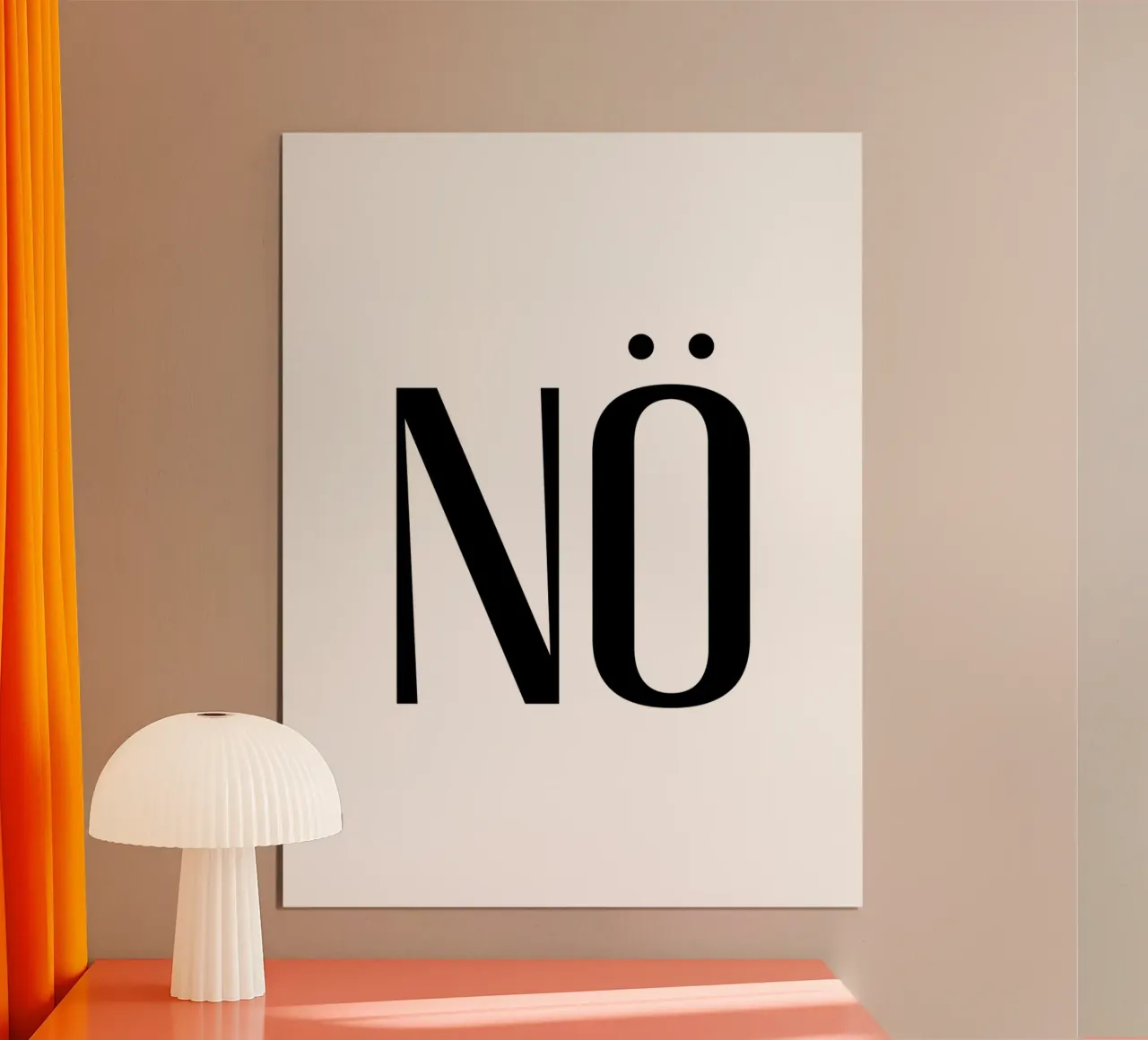 NÖ elegant und frech poster con telaio in legno da Typo Designs