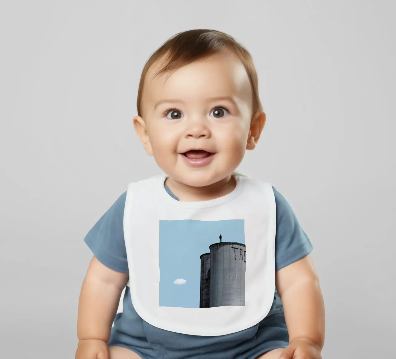 The Man bavaglino da Rafael Burato