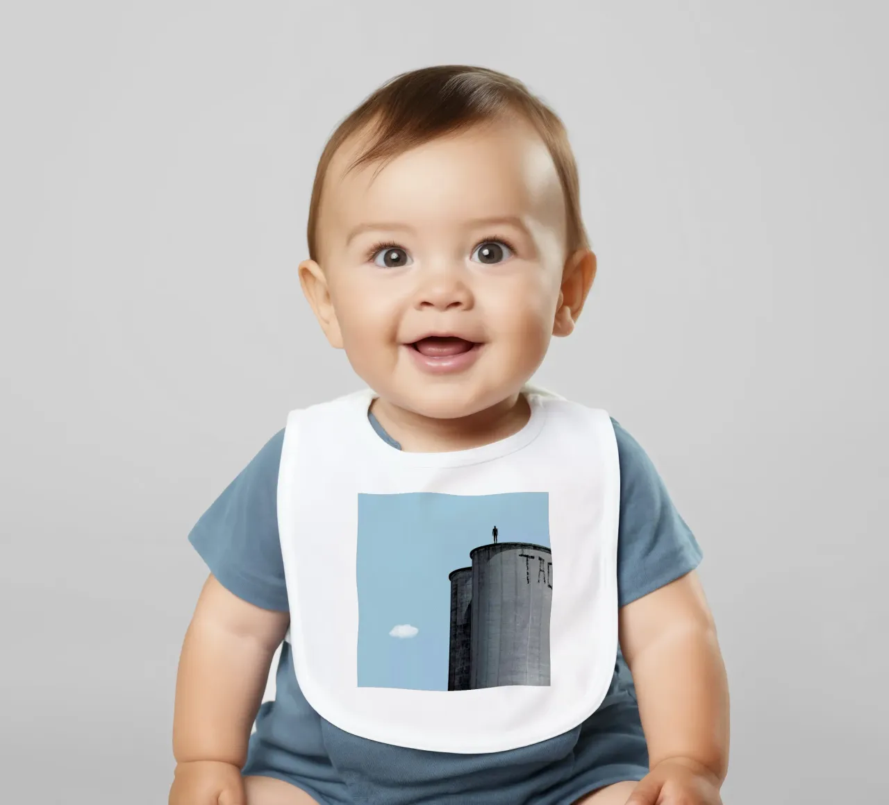 The Man bavaglino da Rafael Burato