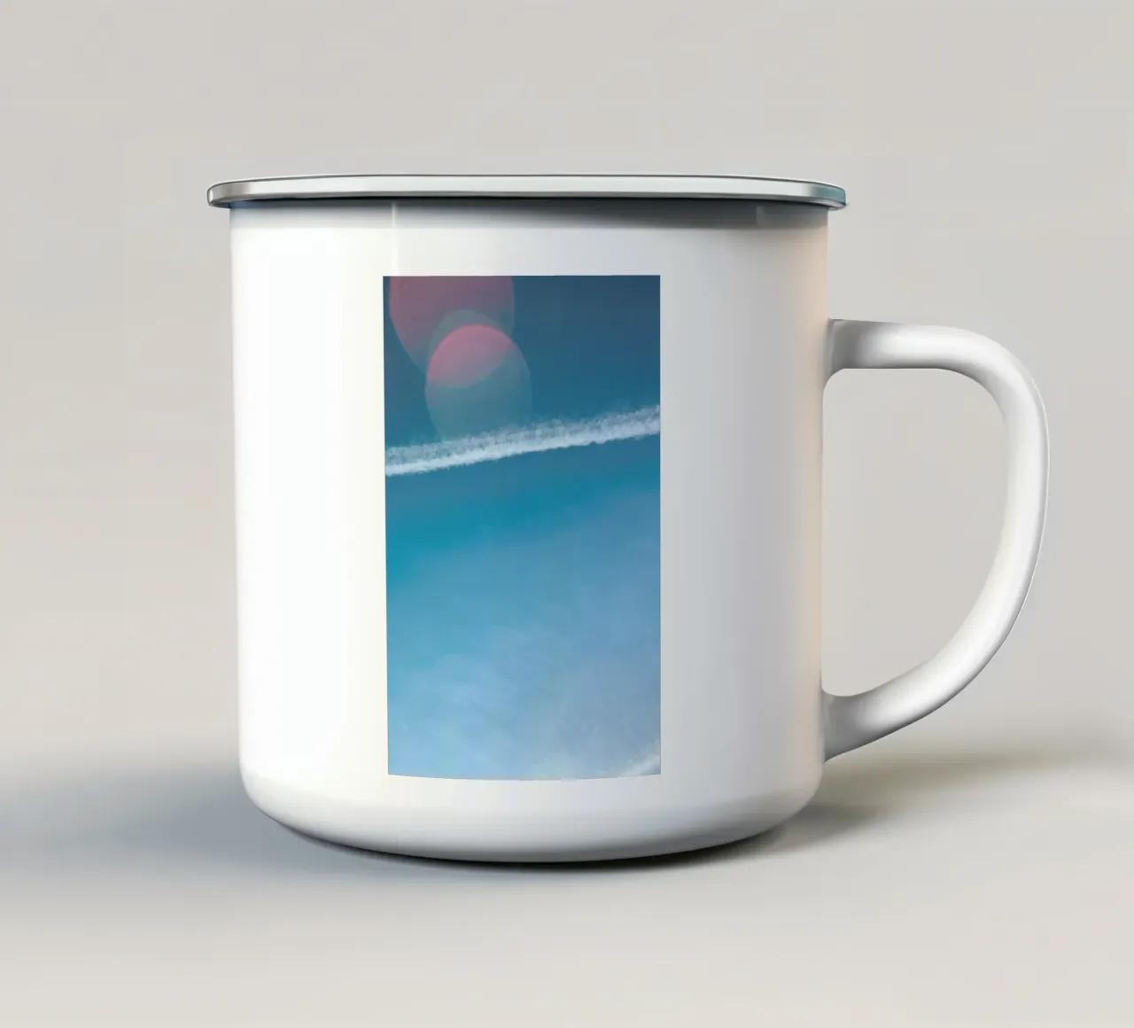 Dreamy Skies tazza in smalto da Sebastian Hilgetag