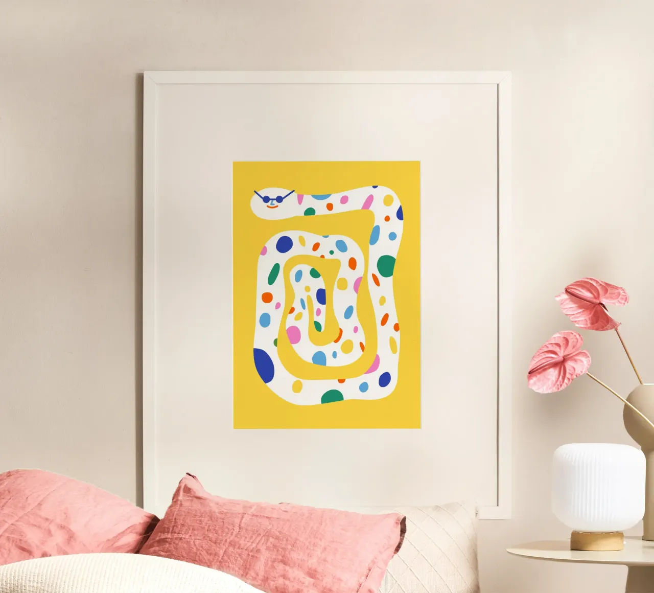 Serpente con occhiali da sole poster con telaio in plastica da Susann Stefanizen