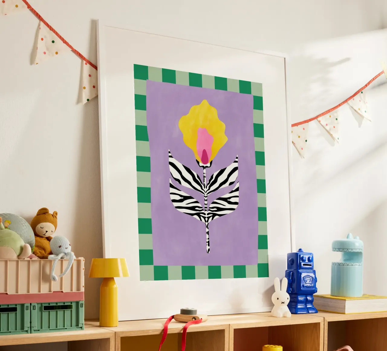 Fiore con foglie a motivo zebrato poster con telaio in legno da Pictufy Sun & Spirit