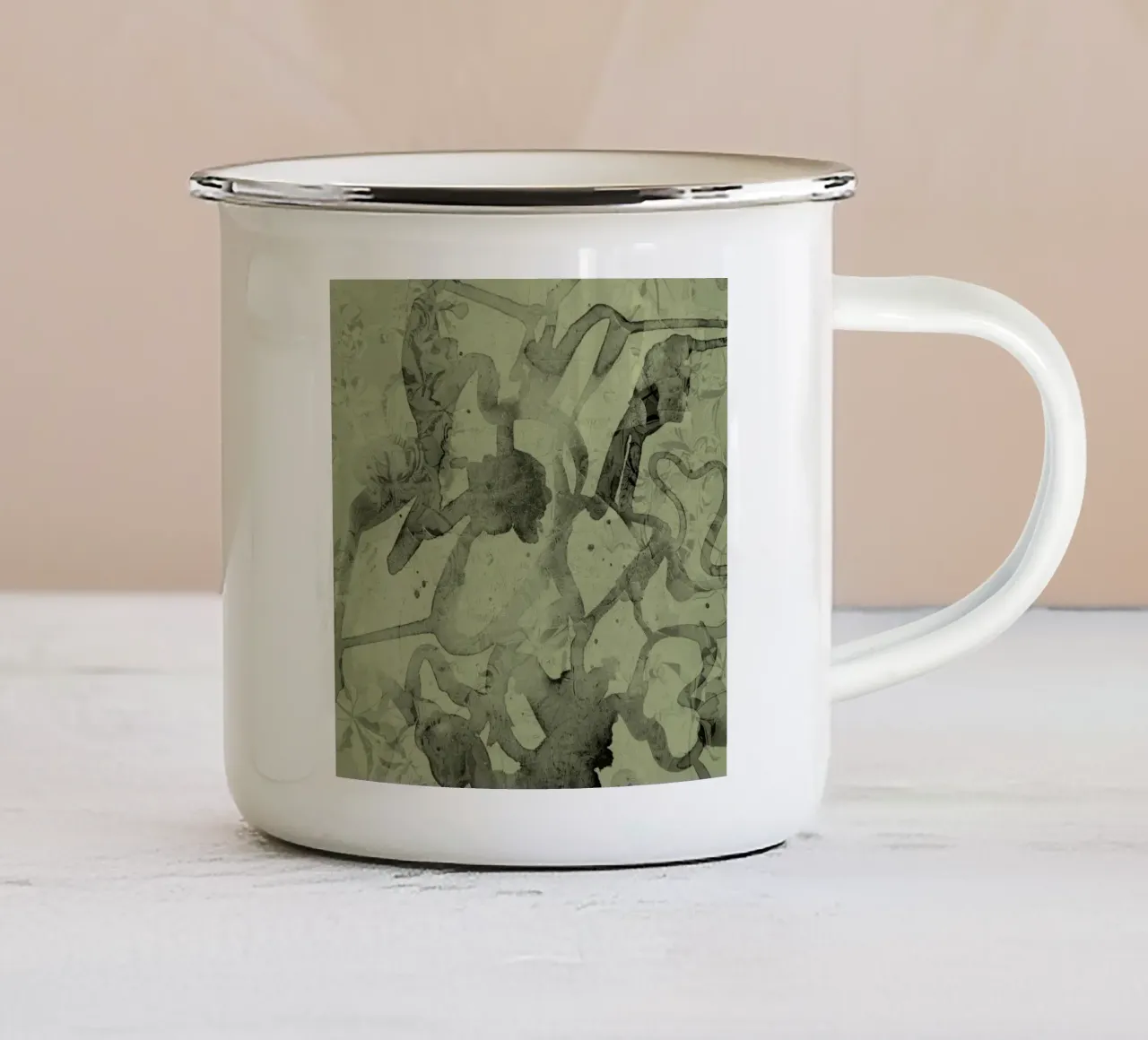 giallo silu tazza in smalto da Giulio Iurissevich