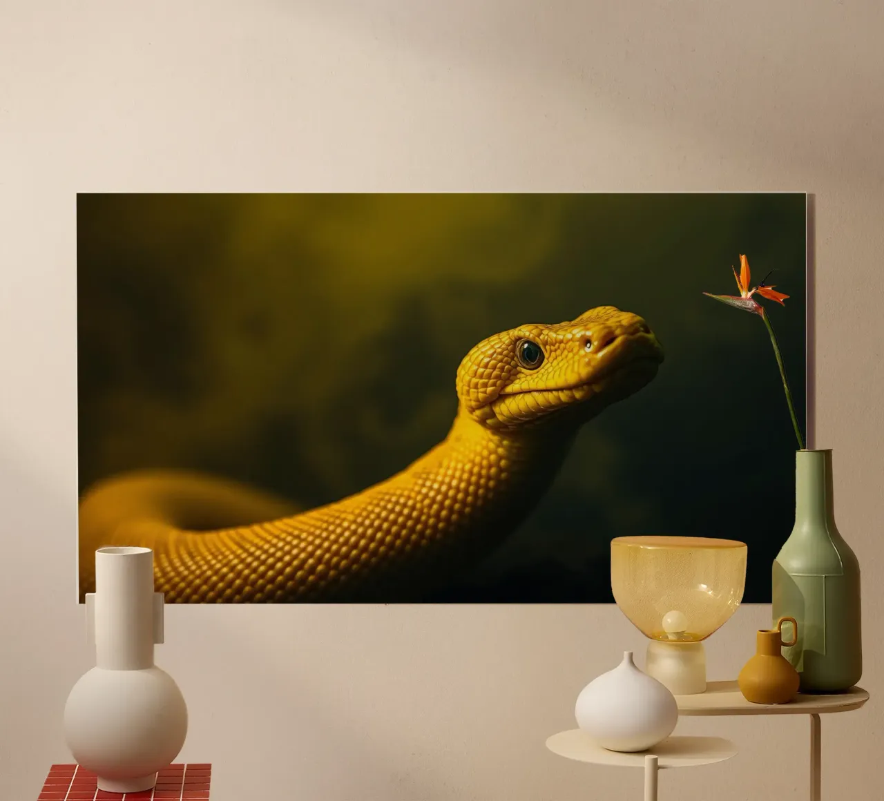 Gros plan sur un python jaune vif enroulé sur lui-même. plexiglas de DesignDoodle