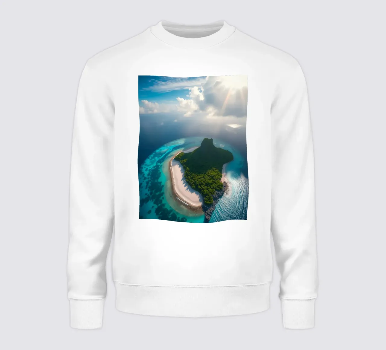 Vue aérienne d'une île tropicale entourée d'eau claire sweat de DesignDoodle