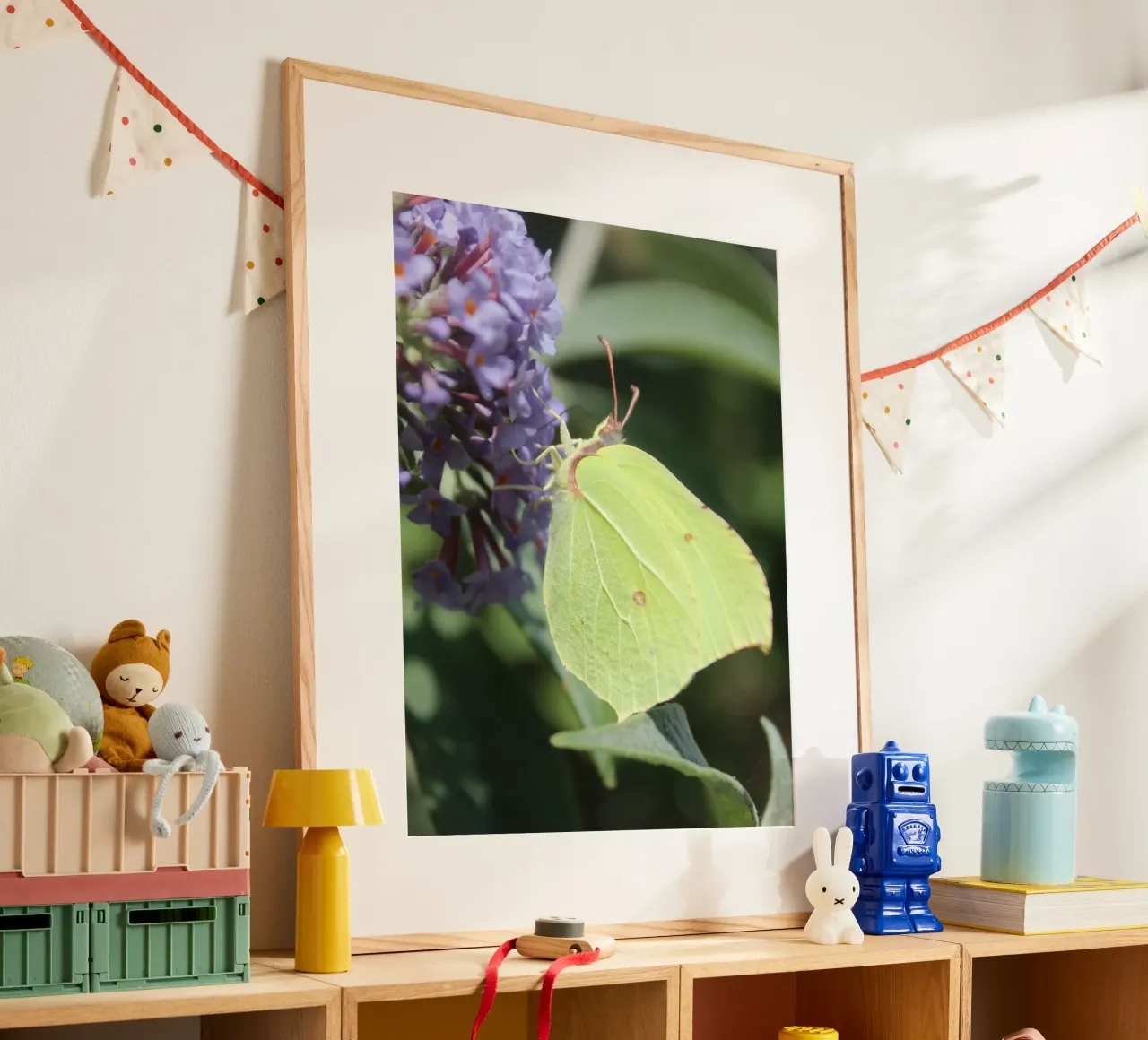 Gelber Schmetterling poster con telaio in plastica da Kreativernetzt