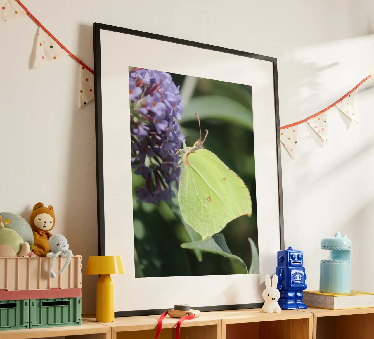 Gelber Schmetterling poster con telaio in plastica da Kreativernetzt