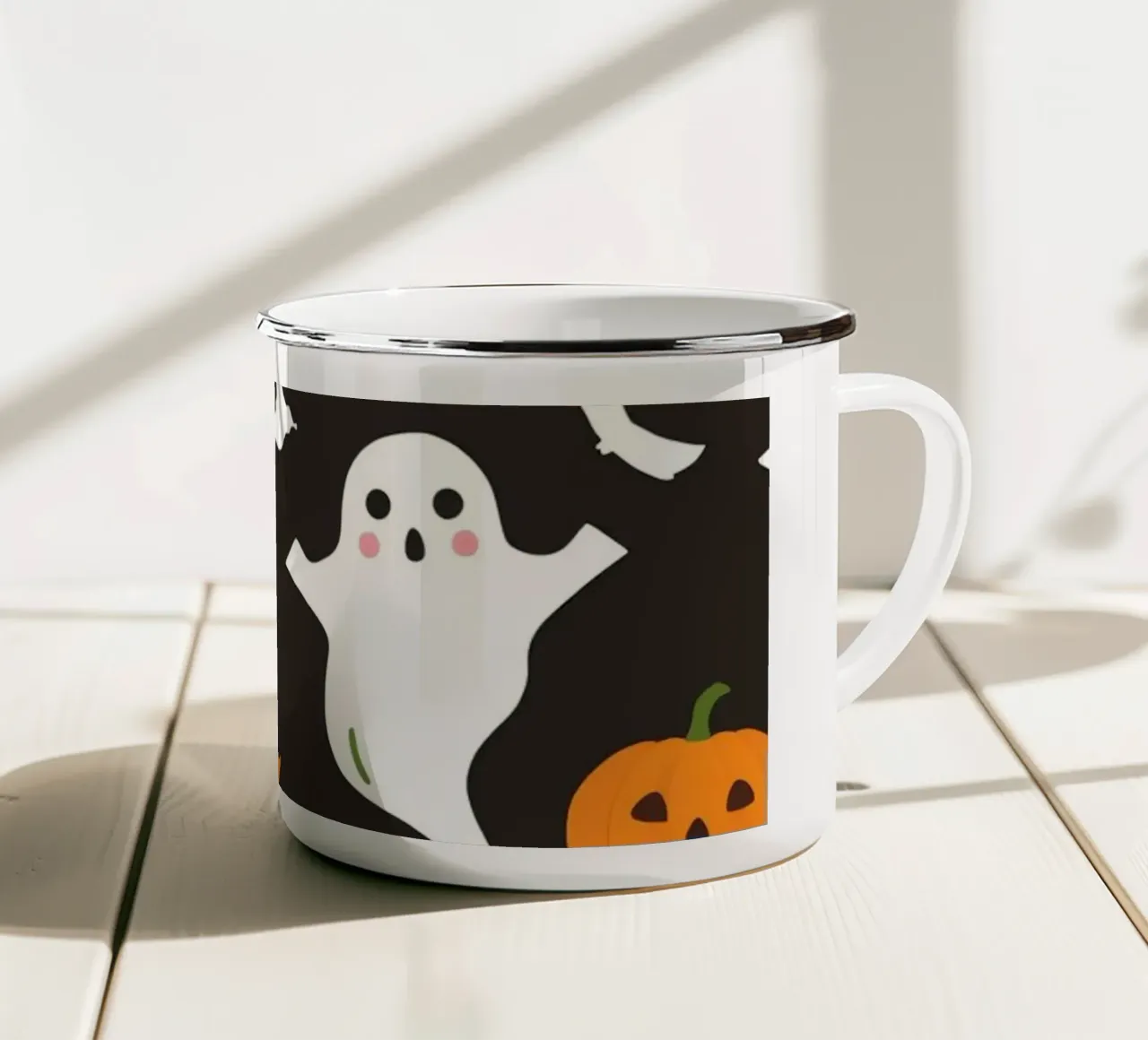 Fantasmi e zucche colorate a tema Halloween tazza in smalto da DesignDoodle