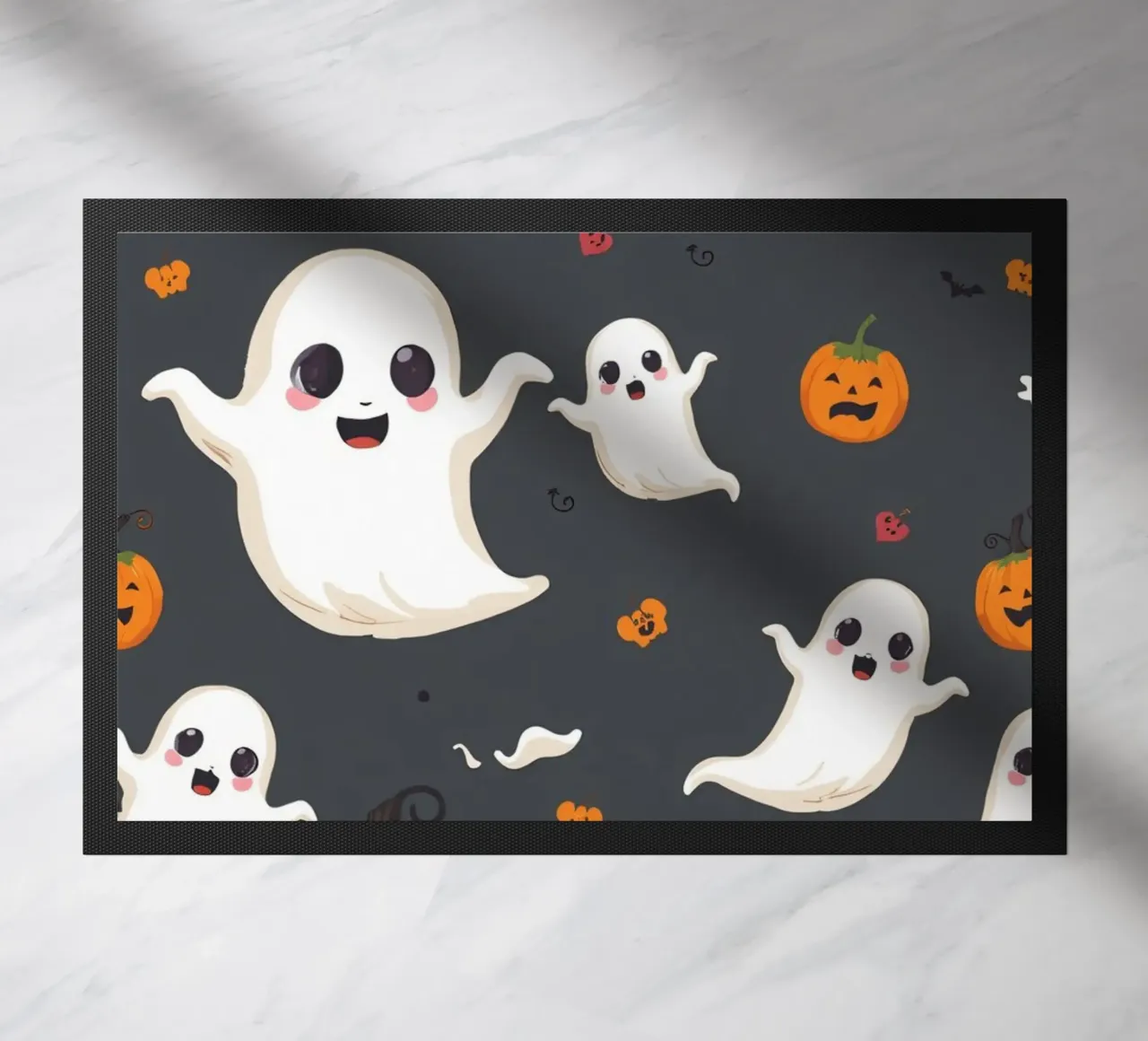 Fantasmi giocosi e zucche allegre in un festoso Halloween zerbino da DesignDoodle