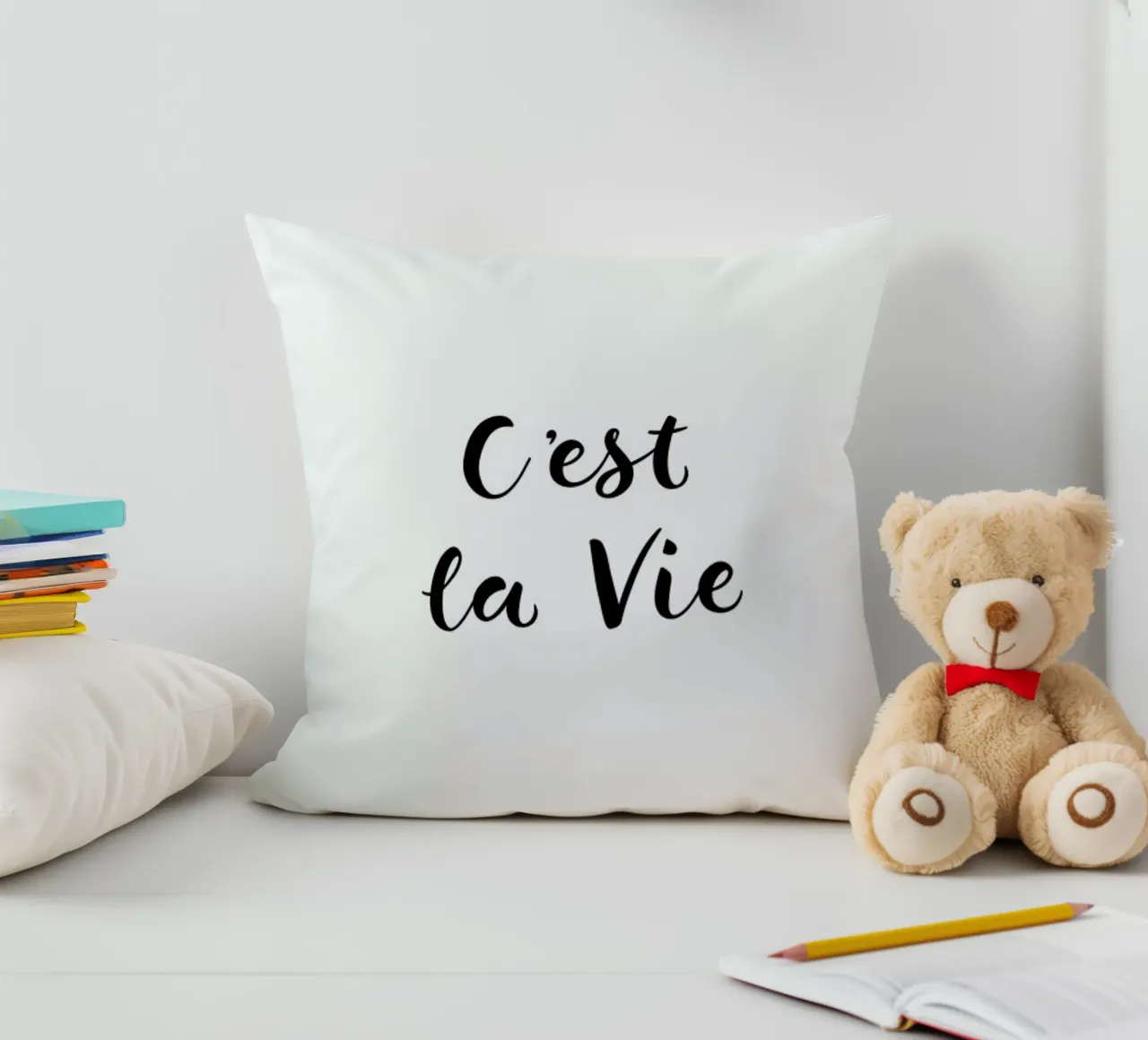 C'est la Vie cuscino da typed