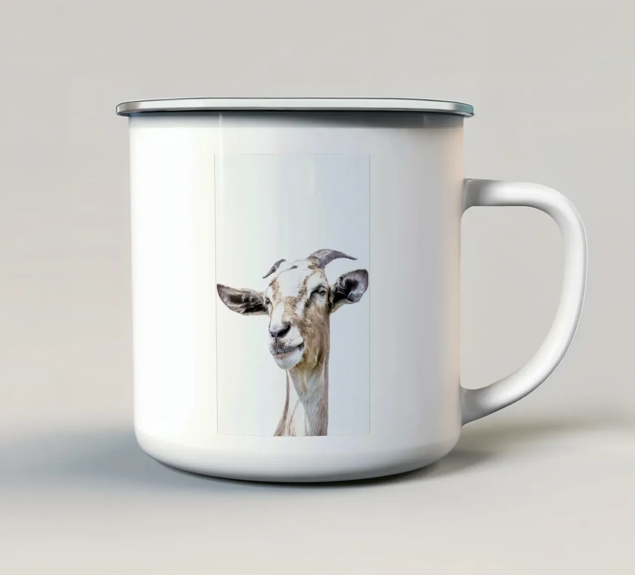 Capra tazza in smalto da Victoria Frost