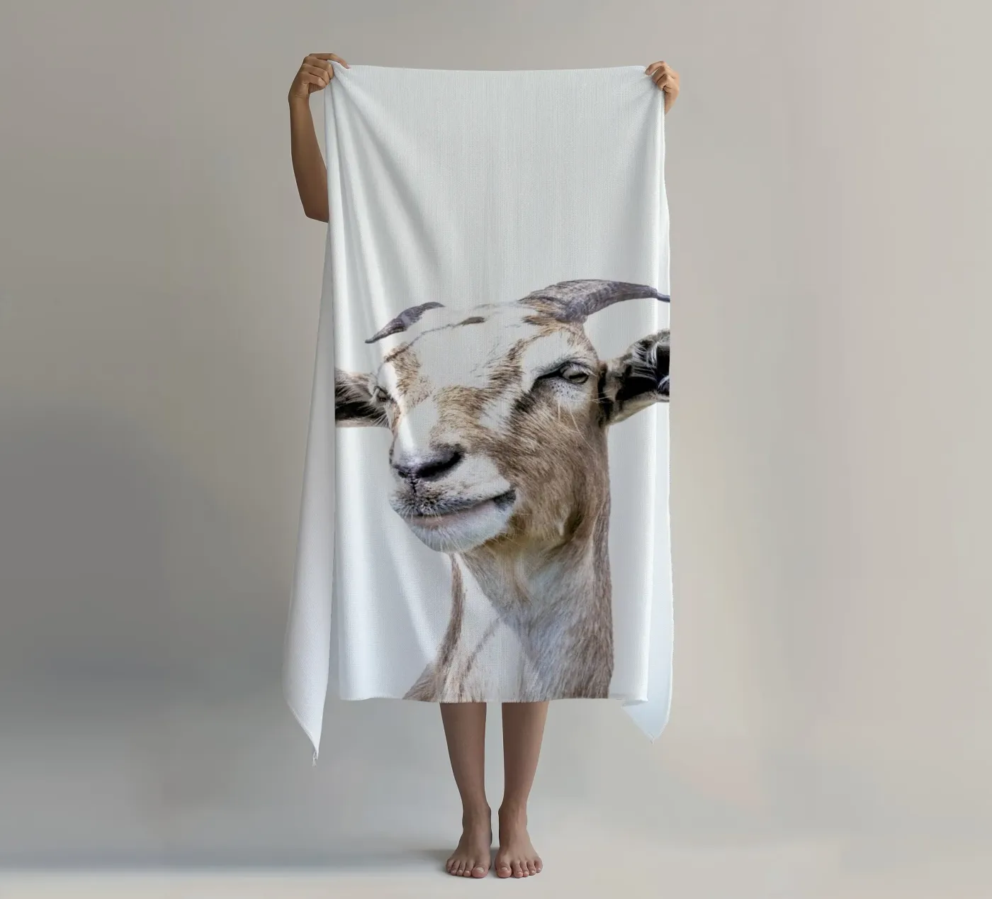Goat strandhanddoek van Victoria Frost