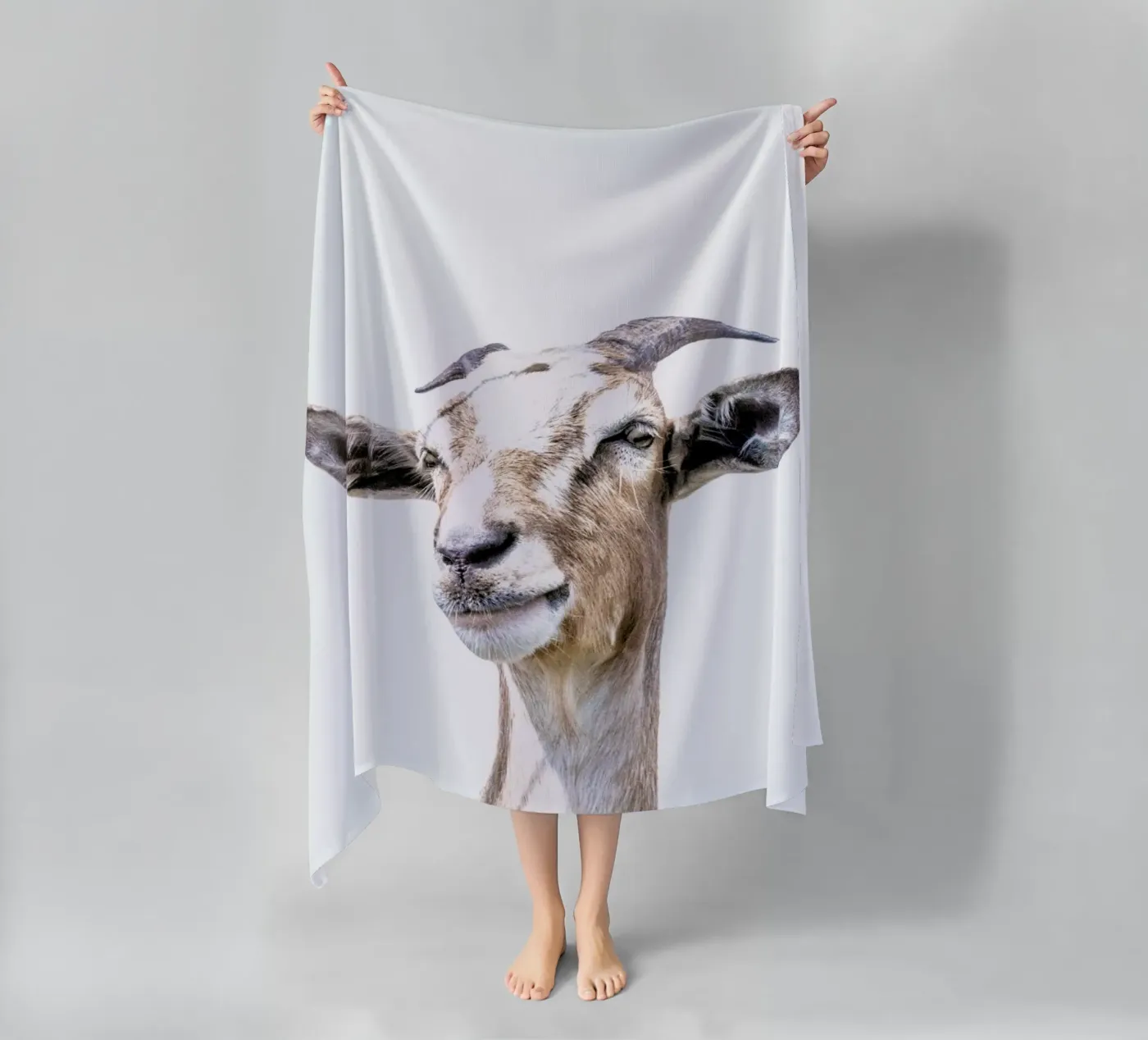 Goat strandhanddoek van Victoria Frost