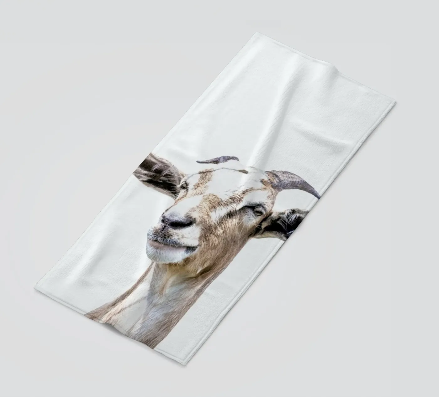 Goat strandhanddoek van Victoria Frost