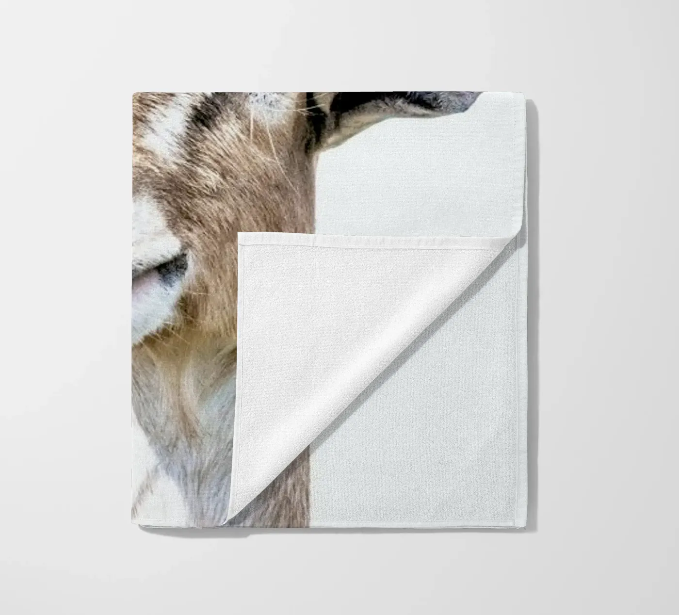 Goat strandhanddoek van Victoria Frost