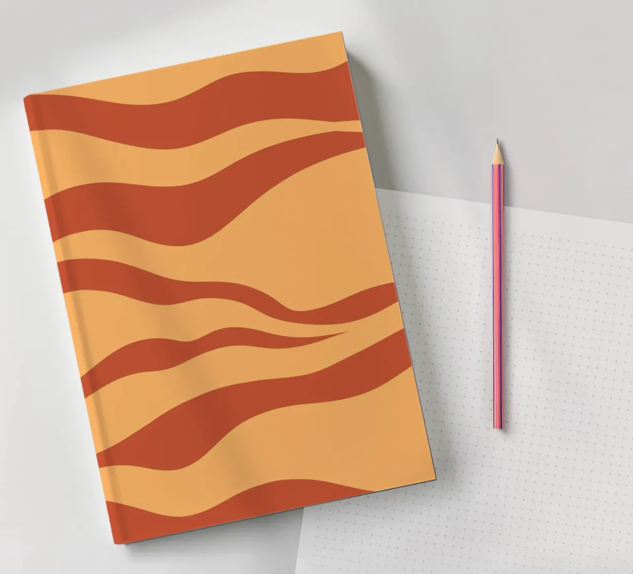 Motif minimaliste rouge et jaune carnet de notes de MODERN NUANCE