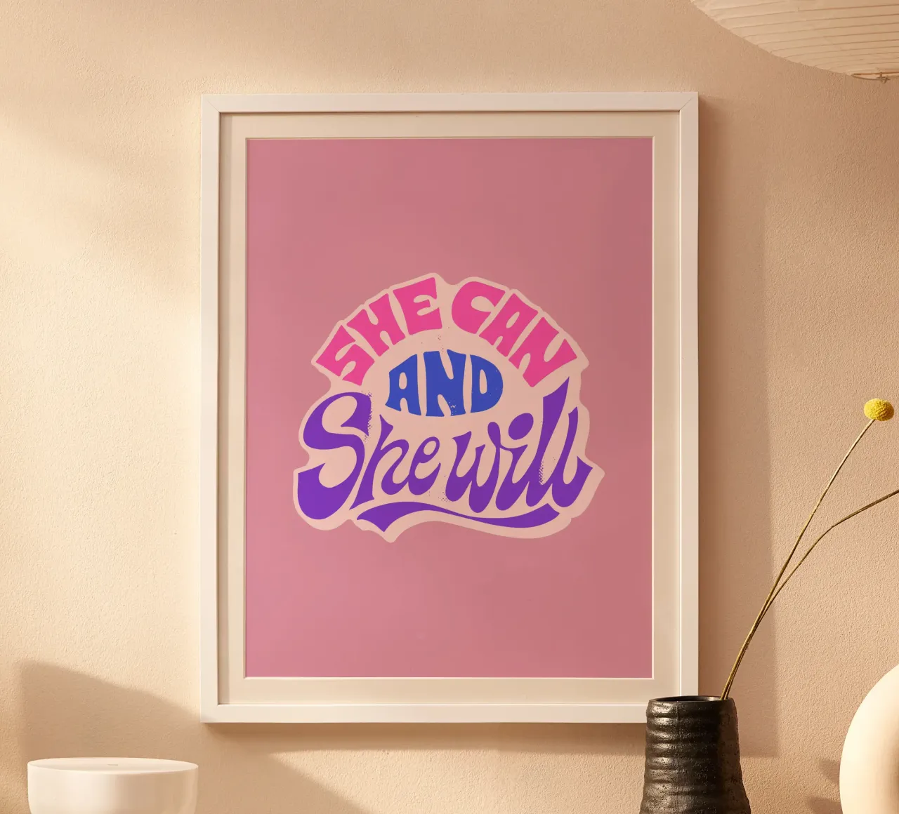 Yes She Can – Statement in Pink & Purple poster met aluminium frame van QuooodZ by MooodzArt
