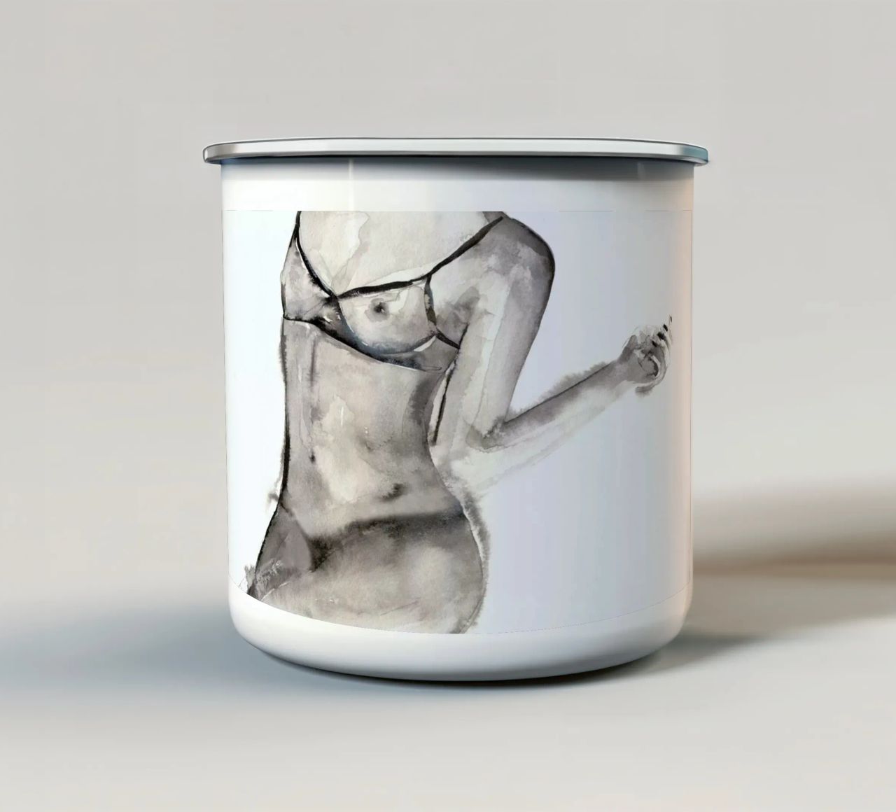 Flagged tazza in smalto da Victoria Verbaan