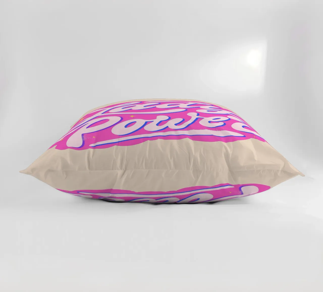 Shine On, Sister – Power in Style cuscino da QuooodZ by MooodzArt